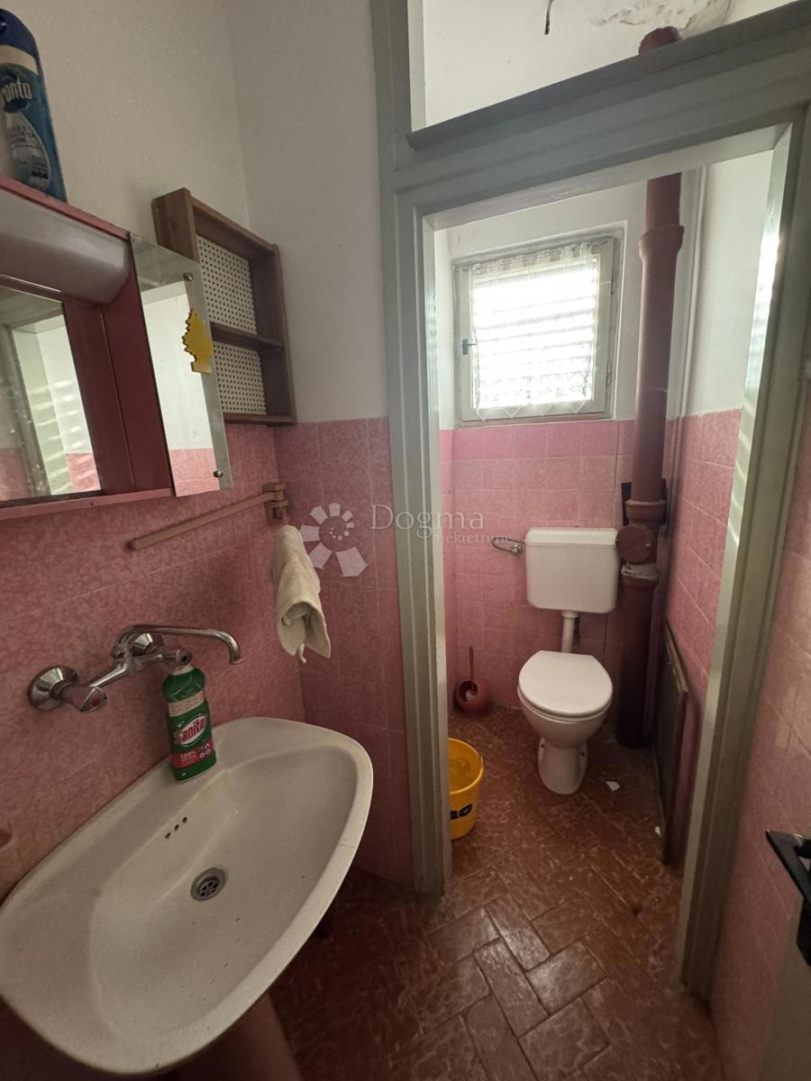 Hiša Veliko Trojstvo, 244m2