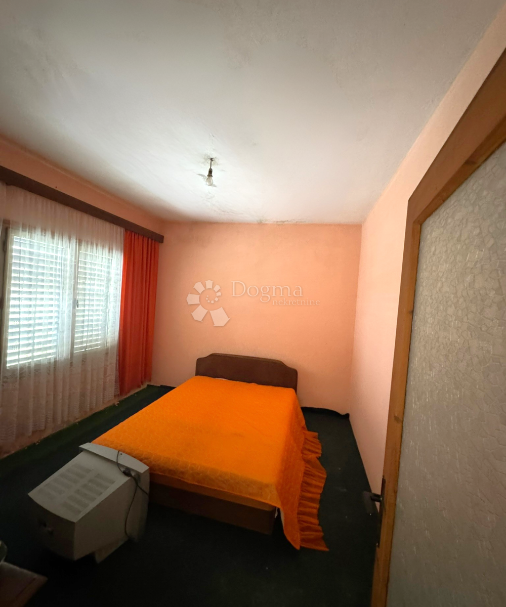 Hiša Veliko Trojstvo, 244m2