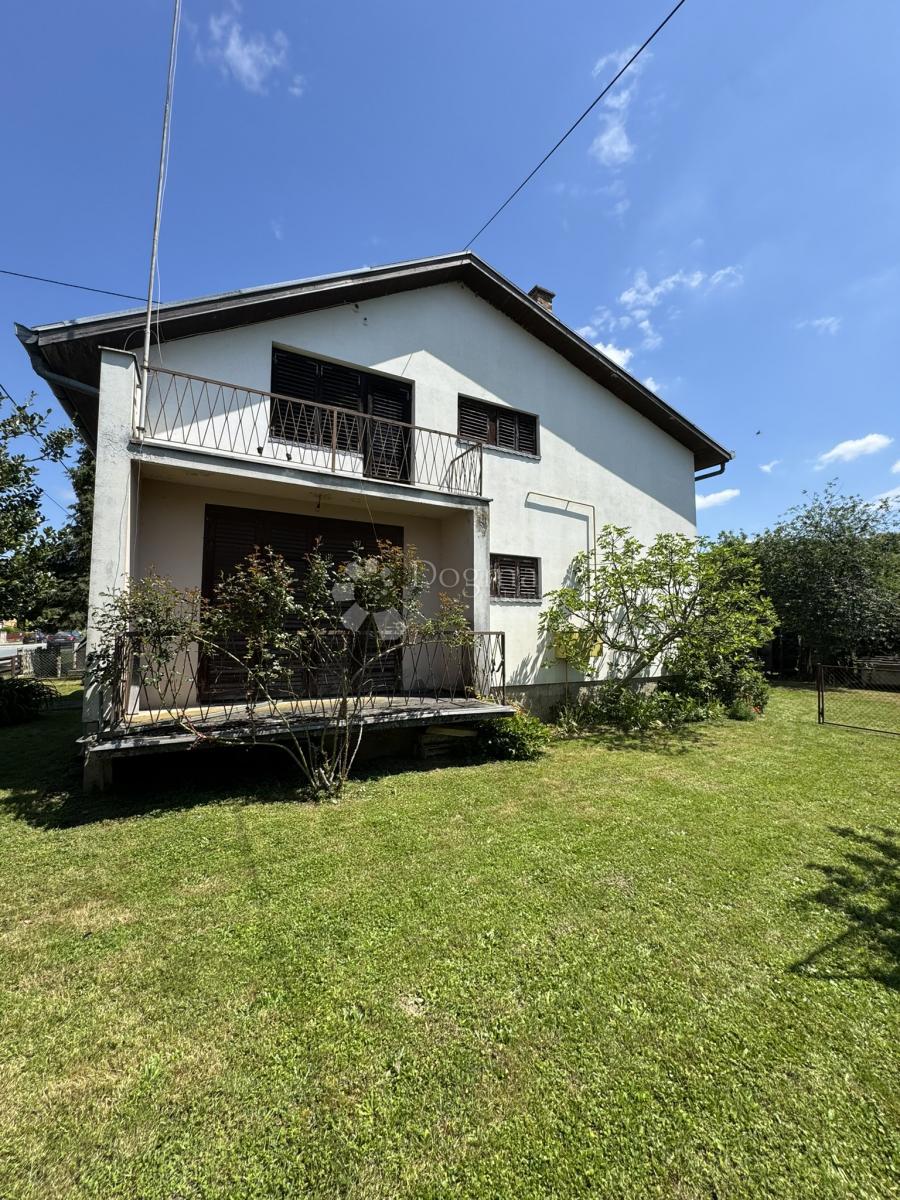 Hiša Veliko Trojstvo, 244m2