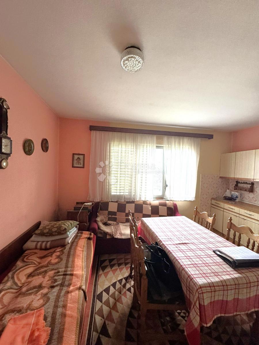 Hiša Veliko Trojstvo, 244m2