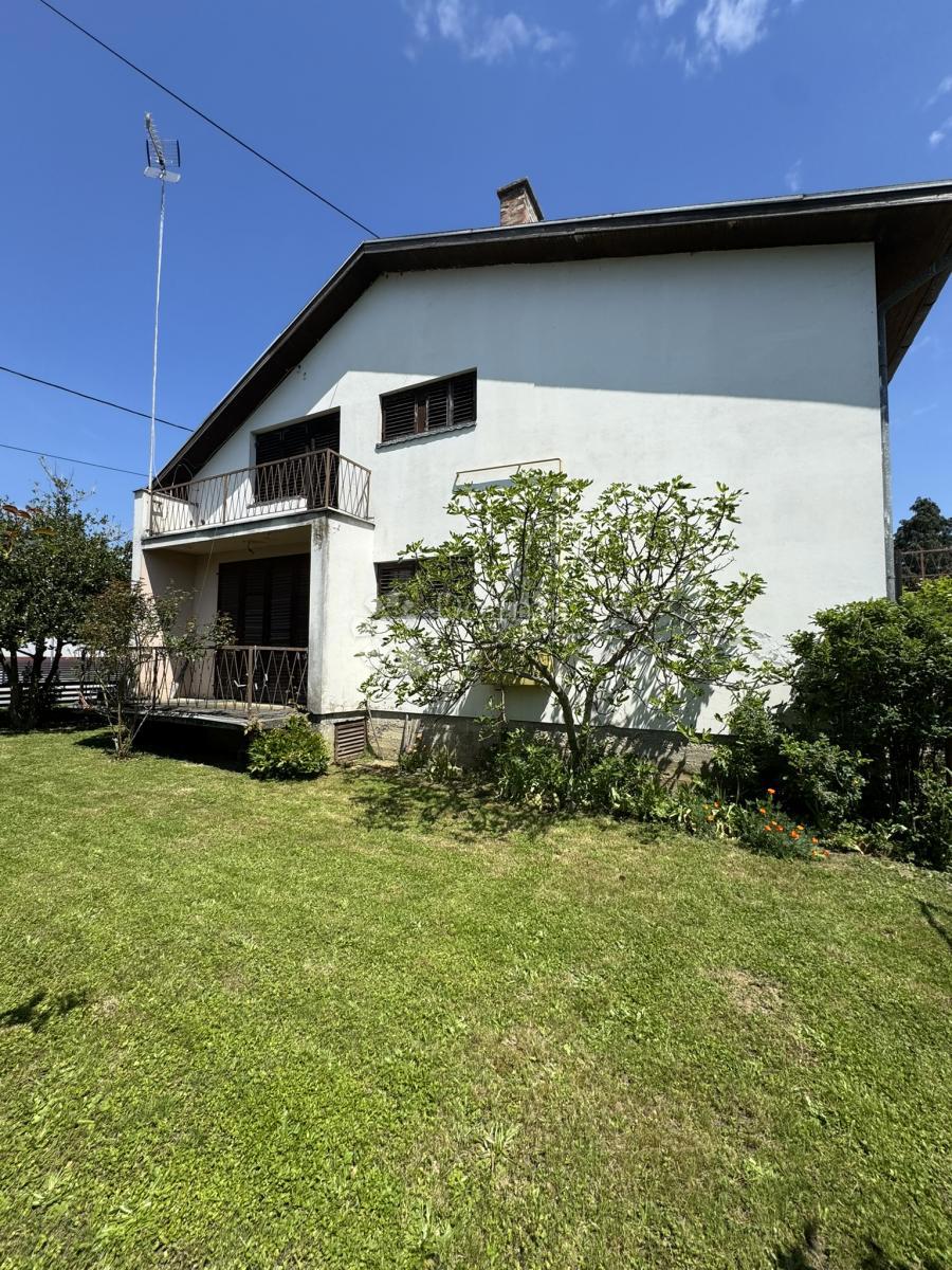 Hiša Veliko Trojstvo, 244m2