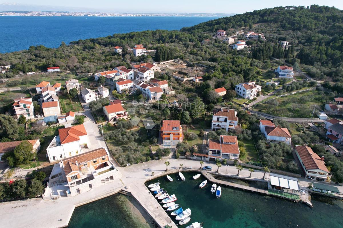 Zazidljivo zemljišče Lukoran, Preko, 750m2