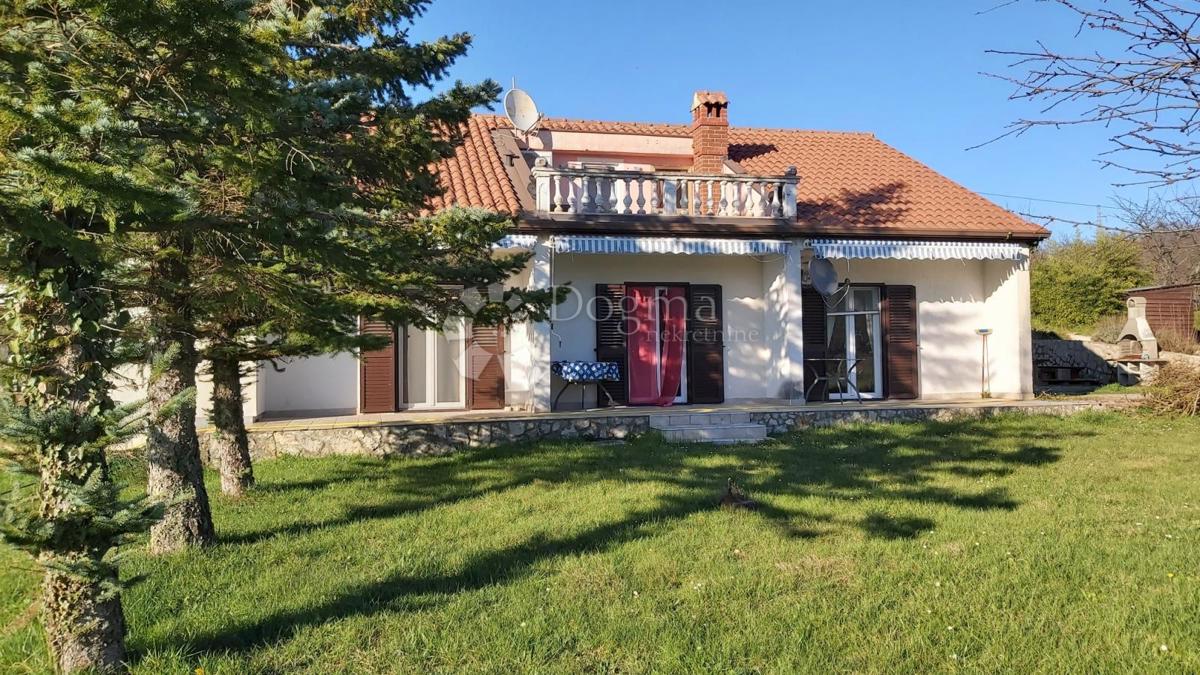 Hiša Labin, 300m2