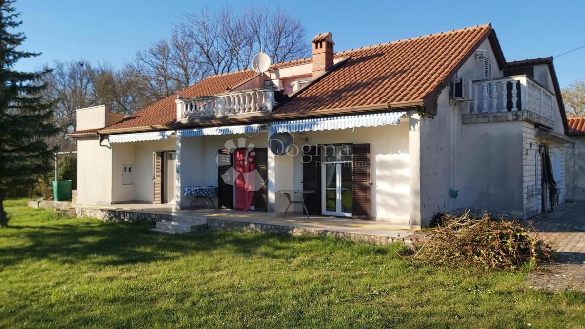 Hiša Labin, 300m2
