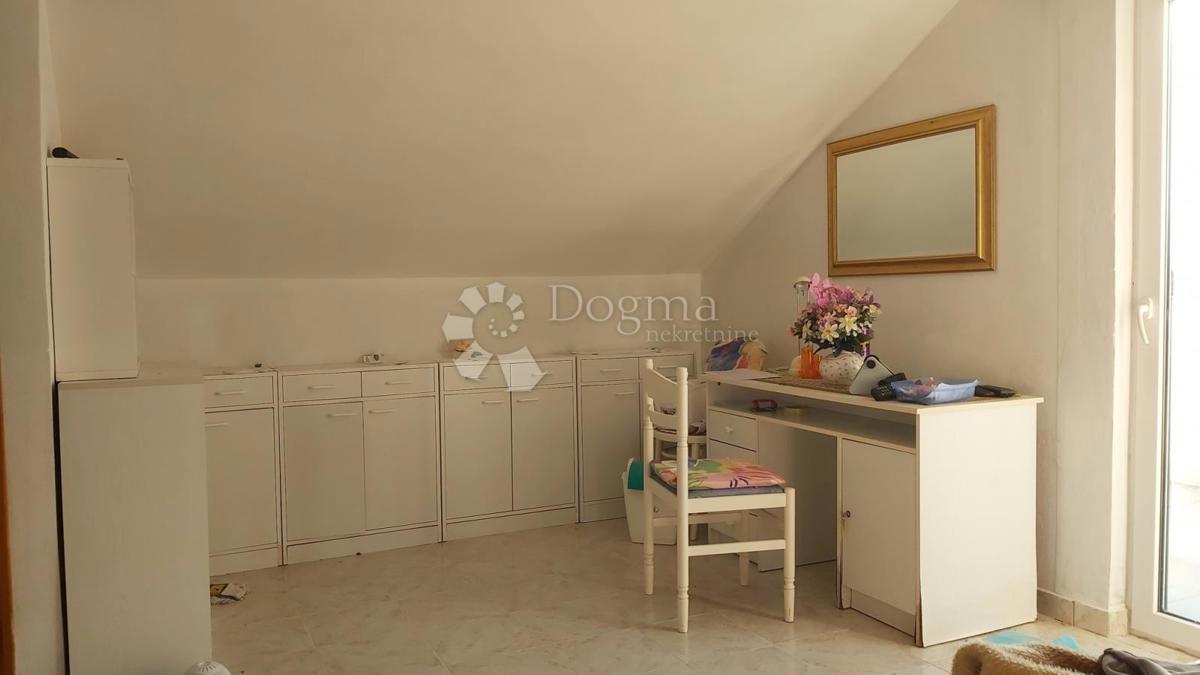 Hiša Labin, 300m2