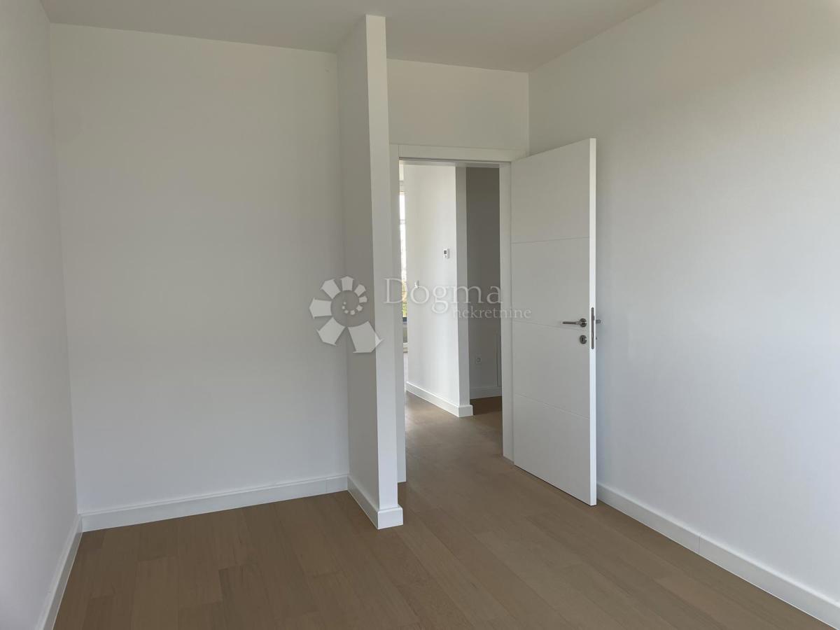 Stanovanje Centar, Velika Gorica, 64m2