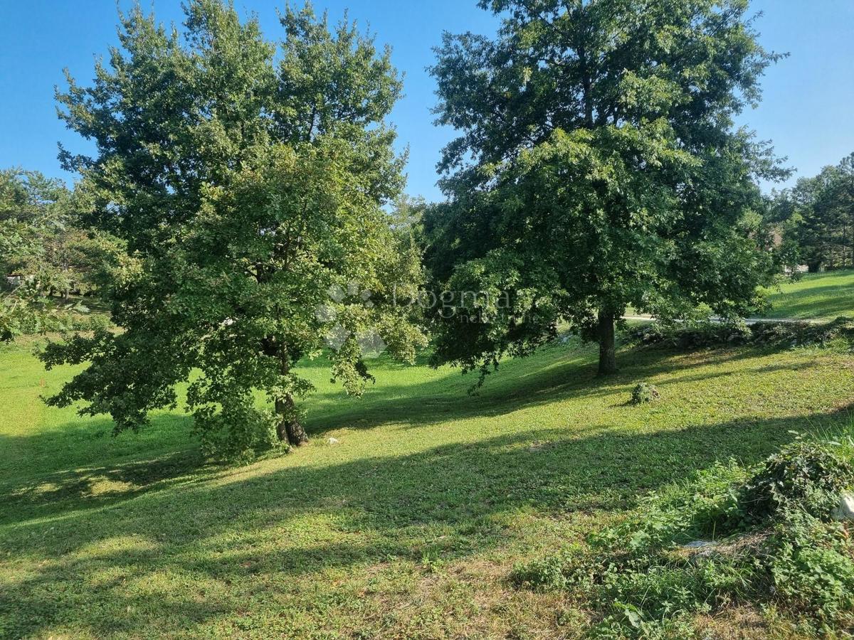 Rohbau hiša z bazenom, 150 m², parcela 911 m²