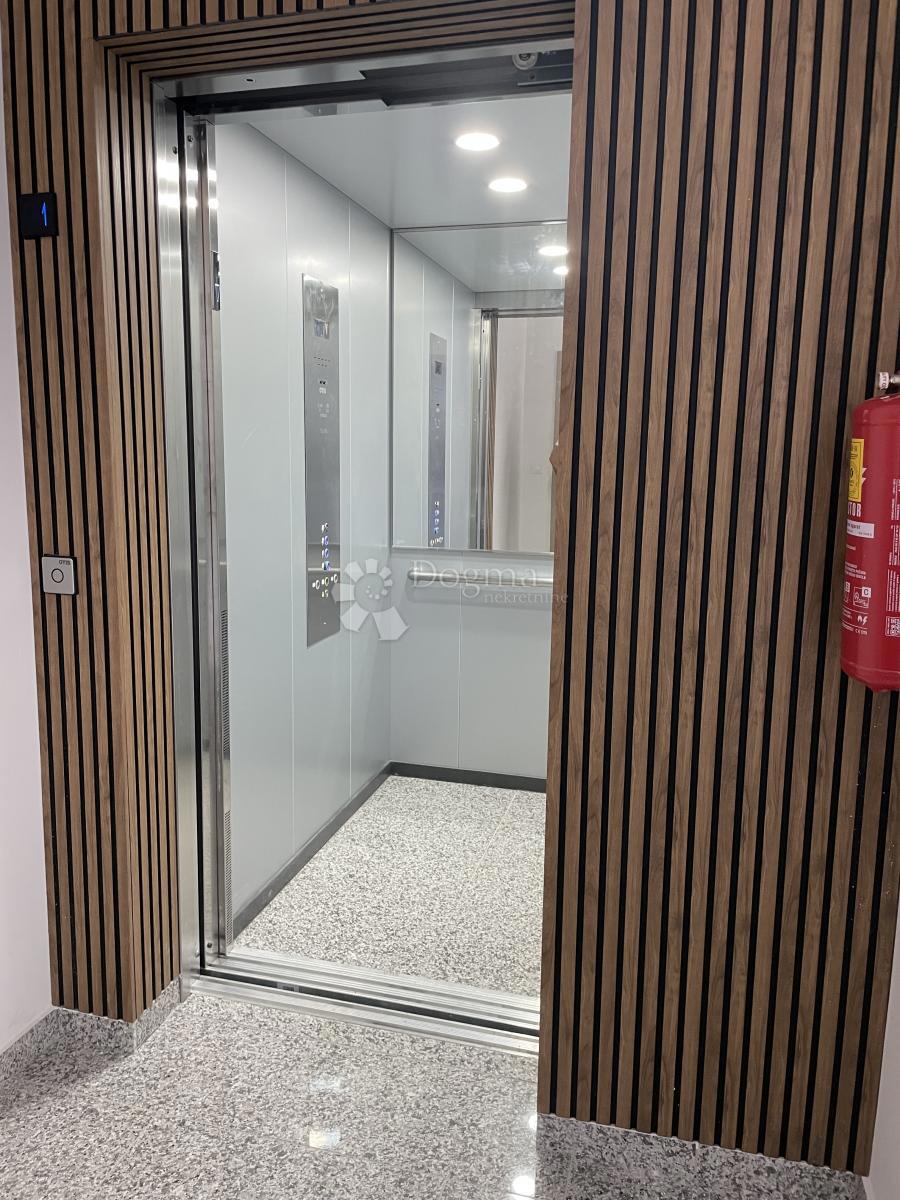 Stanovanje Centar, Velika Gorica, 160m2