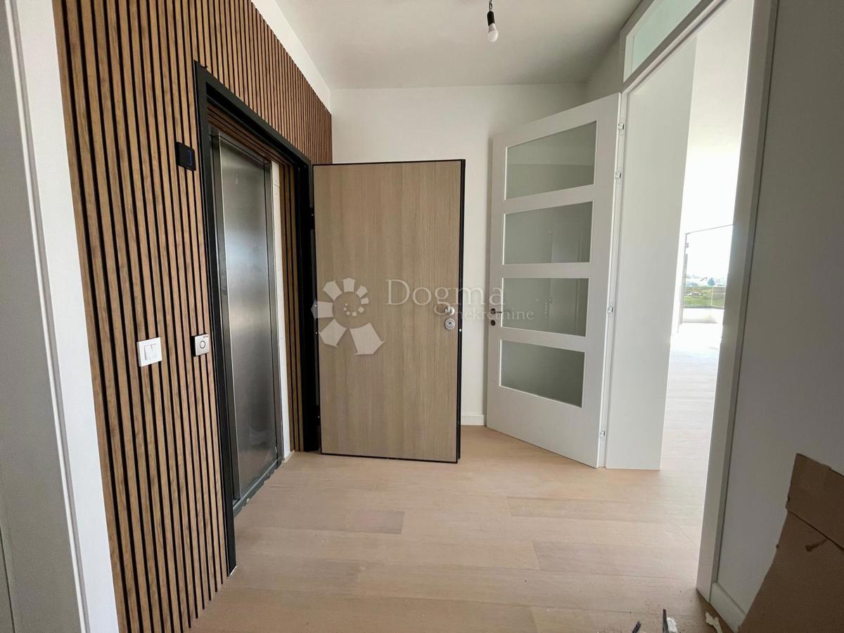 Stanovanje Centar, Velika Gorica, 160m2