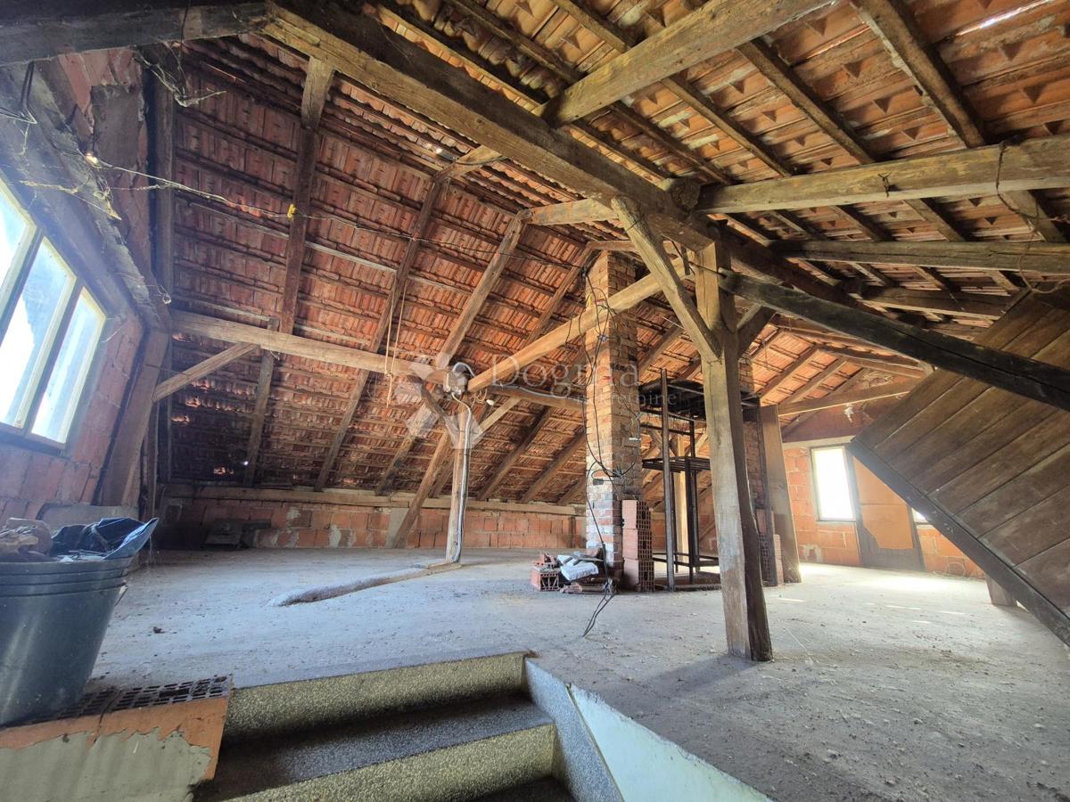 Hiša Lug Orehovički, Bedekovčina, 180m2