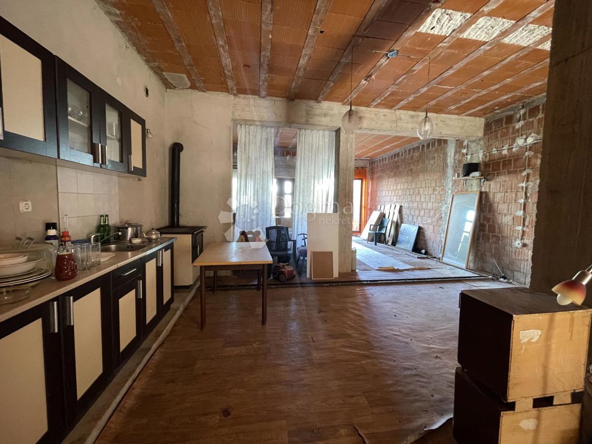 Hiša Gregovica, Pula, 284m2