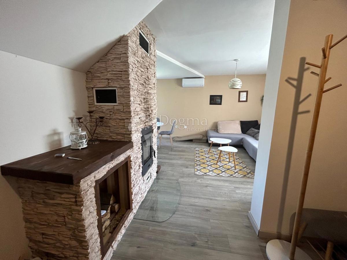 Hiša Komlenići, Vrbovsko, 250m2