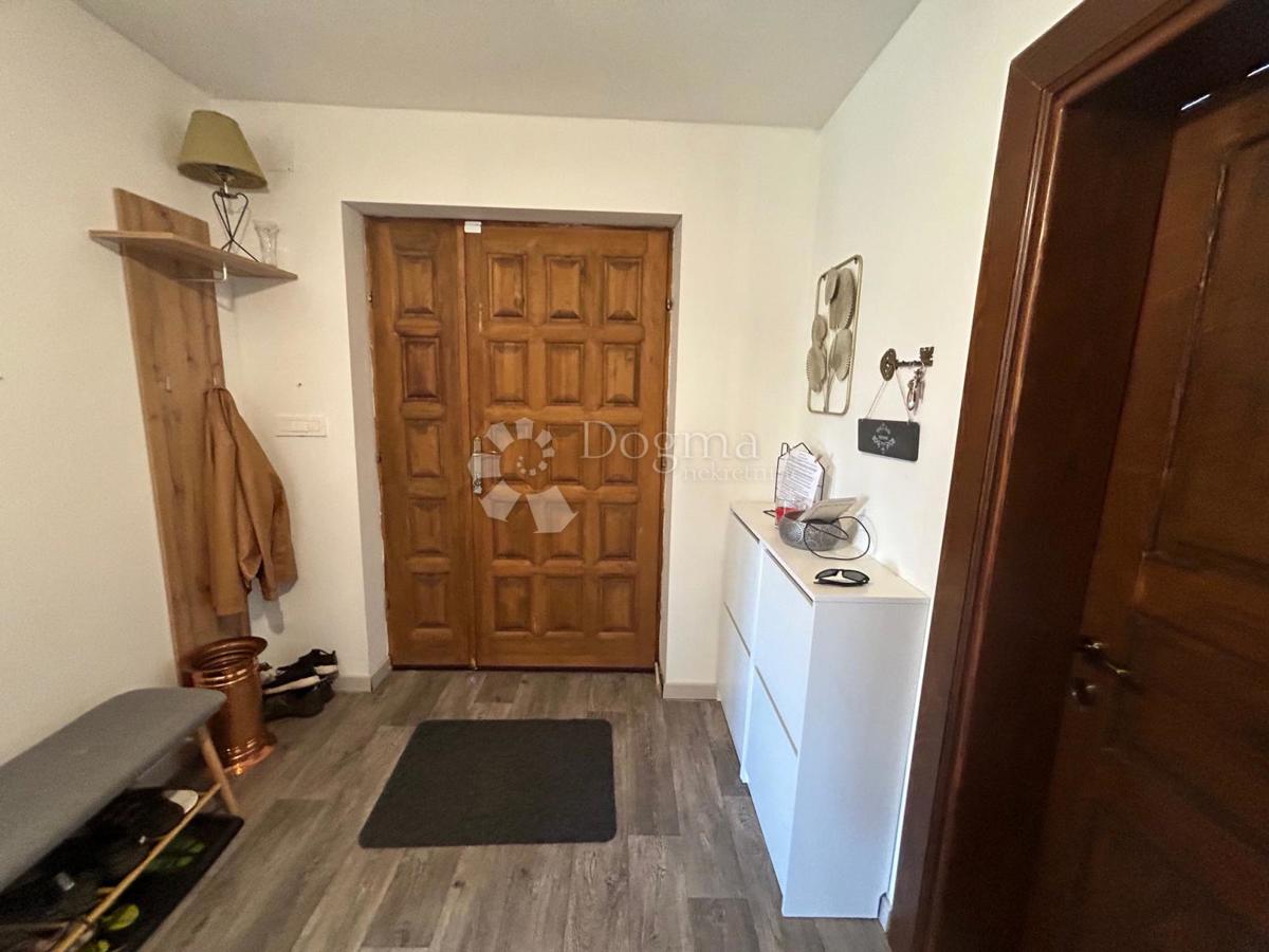 Hiša Komlenići, Vrbovsko, 250m2