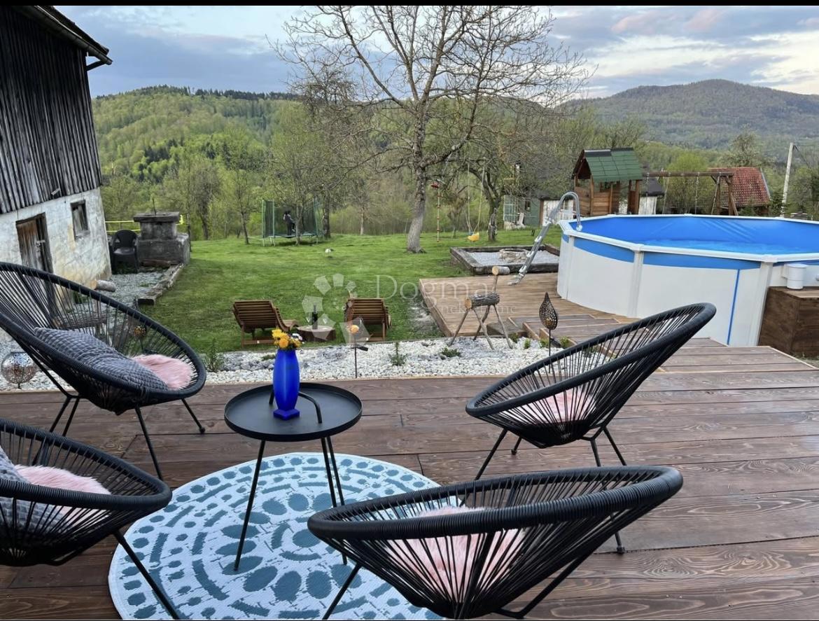 Hiša Komlenići, Vrbovsko, 250m2