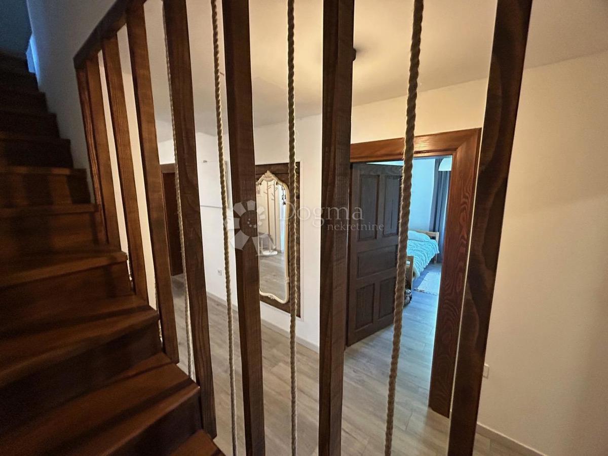 Hiša Komlenići, Vrbovsko, 250m2