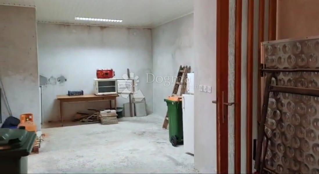 Poslovni prostor Srima, Vodice, 330m2