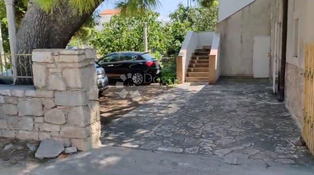 Poslovni prostor Srima, Vodice, 330m2