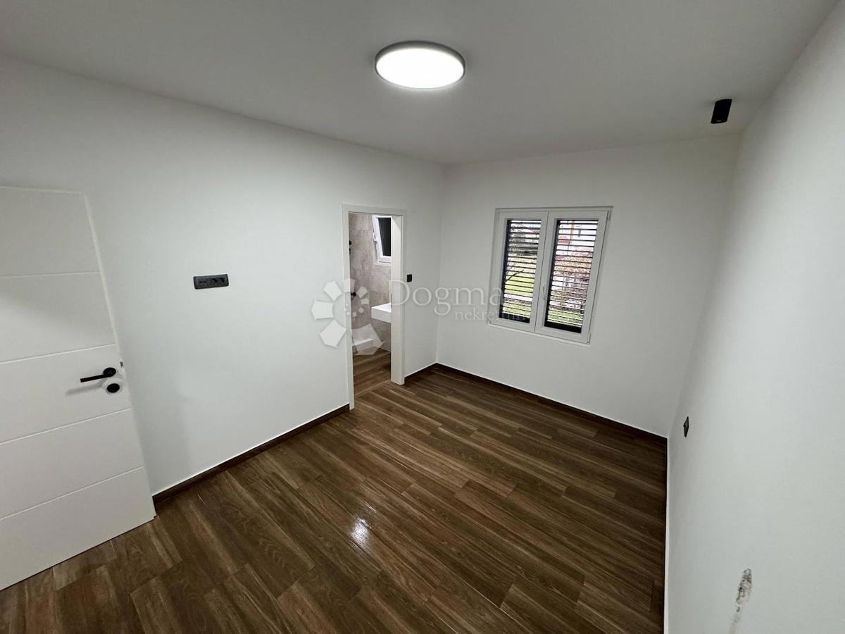 Nova hiša v Funtani s 3 apartmaji