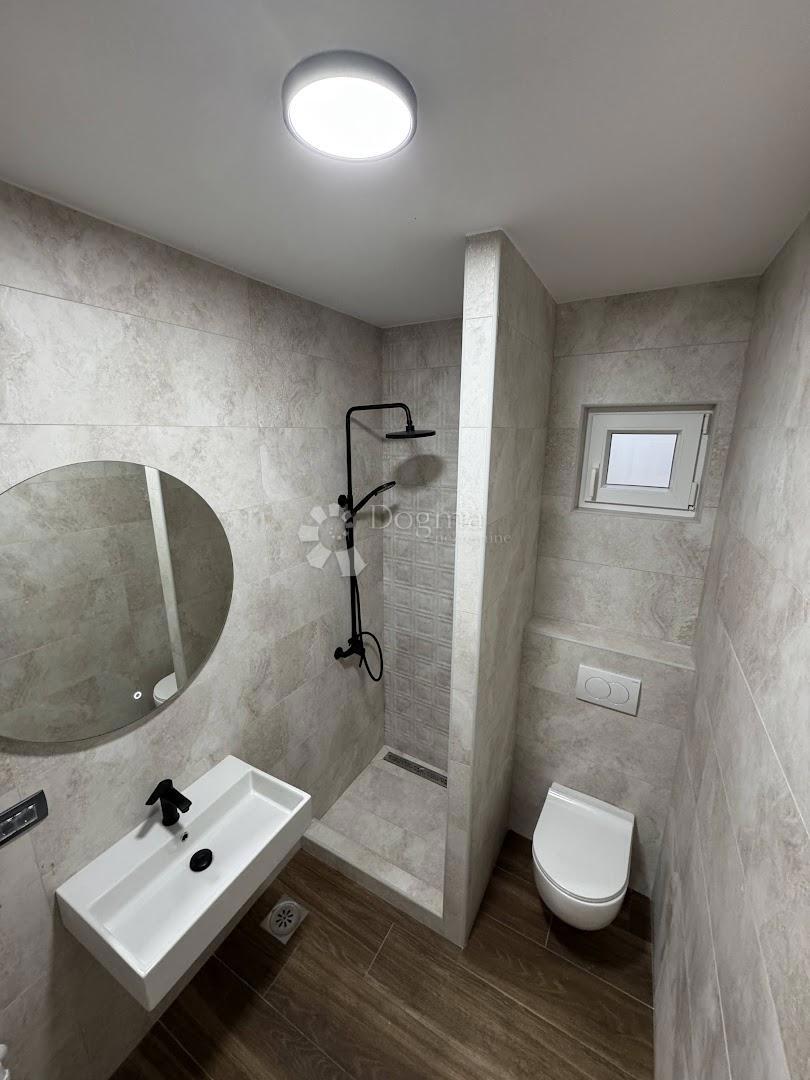 Nova hiša v Funtani s 3 apartmaji