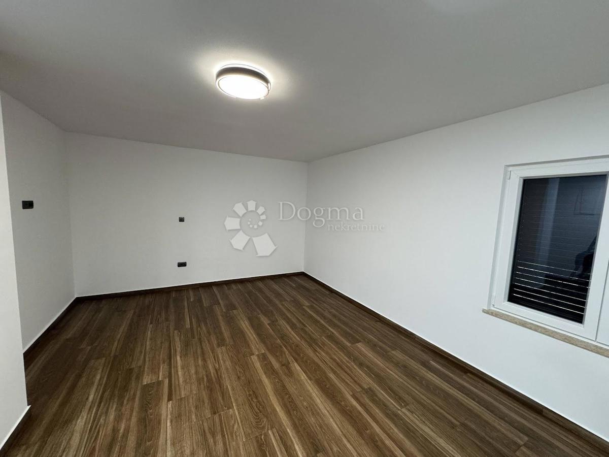Nova hiša v Funtani s 3 apartmaji