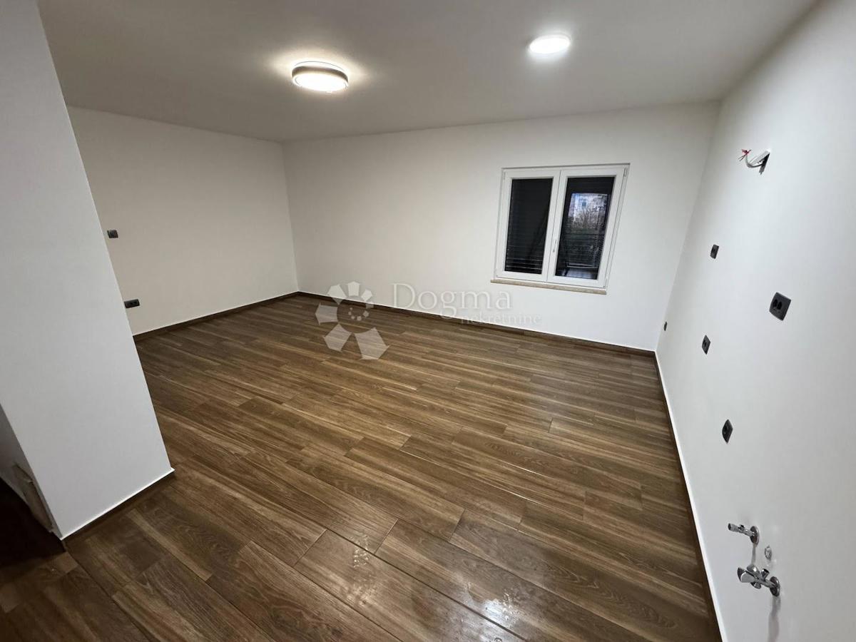 Nova hiša v Funtani s 3 apartmaji