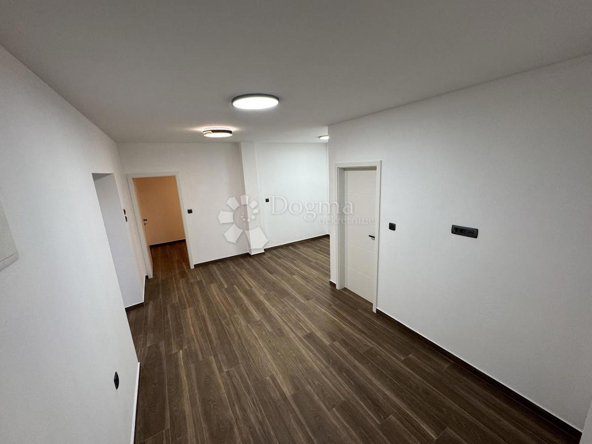 Nova hiša v Funtani s 3 apartmaji