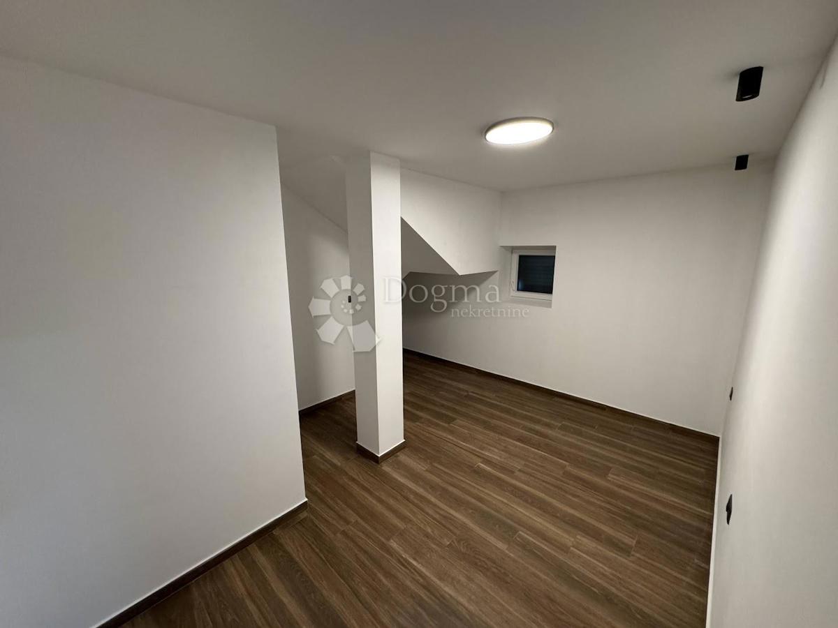Nova hiša v Funtani s 3 apartmaji