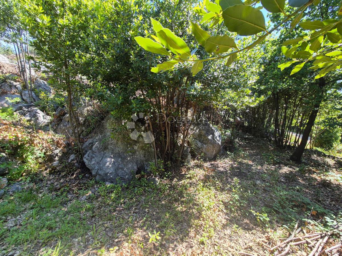 Zazidljivo zemljišče Plomin, Kršan, 1.020m2