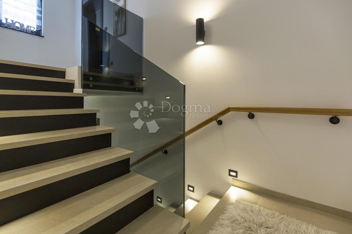 Hiša Poreč, 320m2