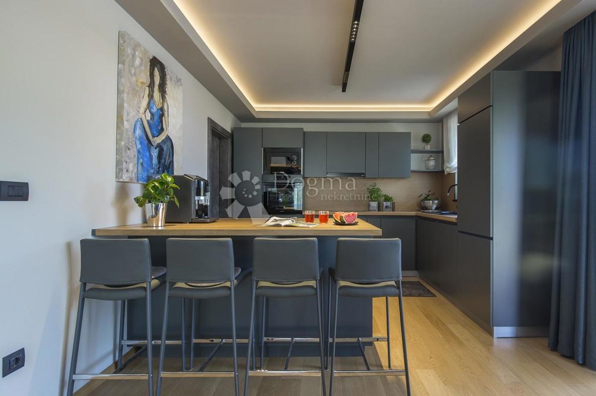 Hiša Poreč, 320m2