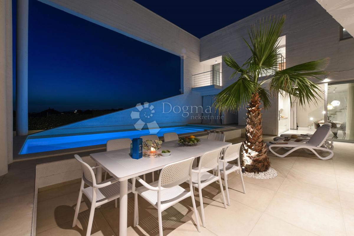 Hiša Debeljak, Sukošan, 220m2
