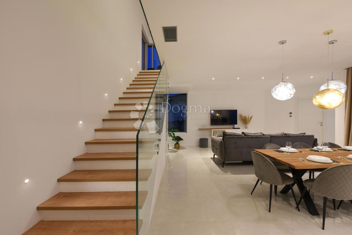 Hiša Debeljak, Sukošan, 220m2