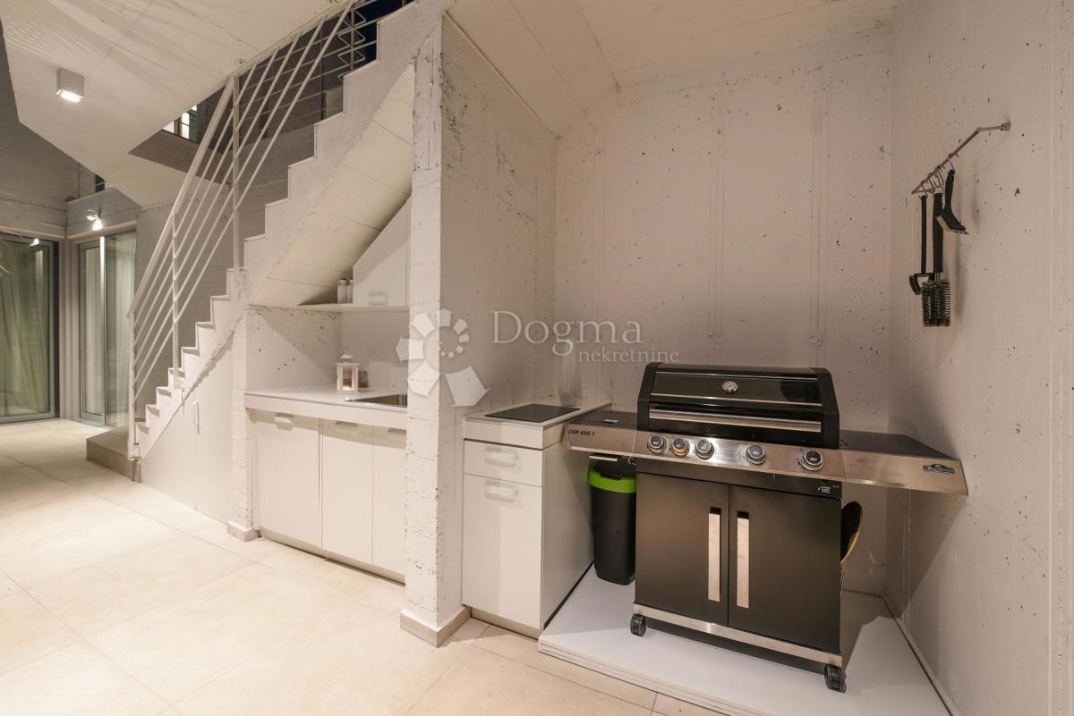 Hiša Debeljak, Sukošan, 220m2
