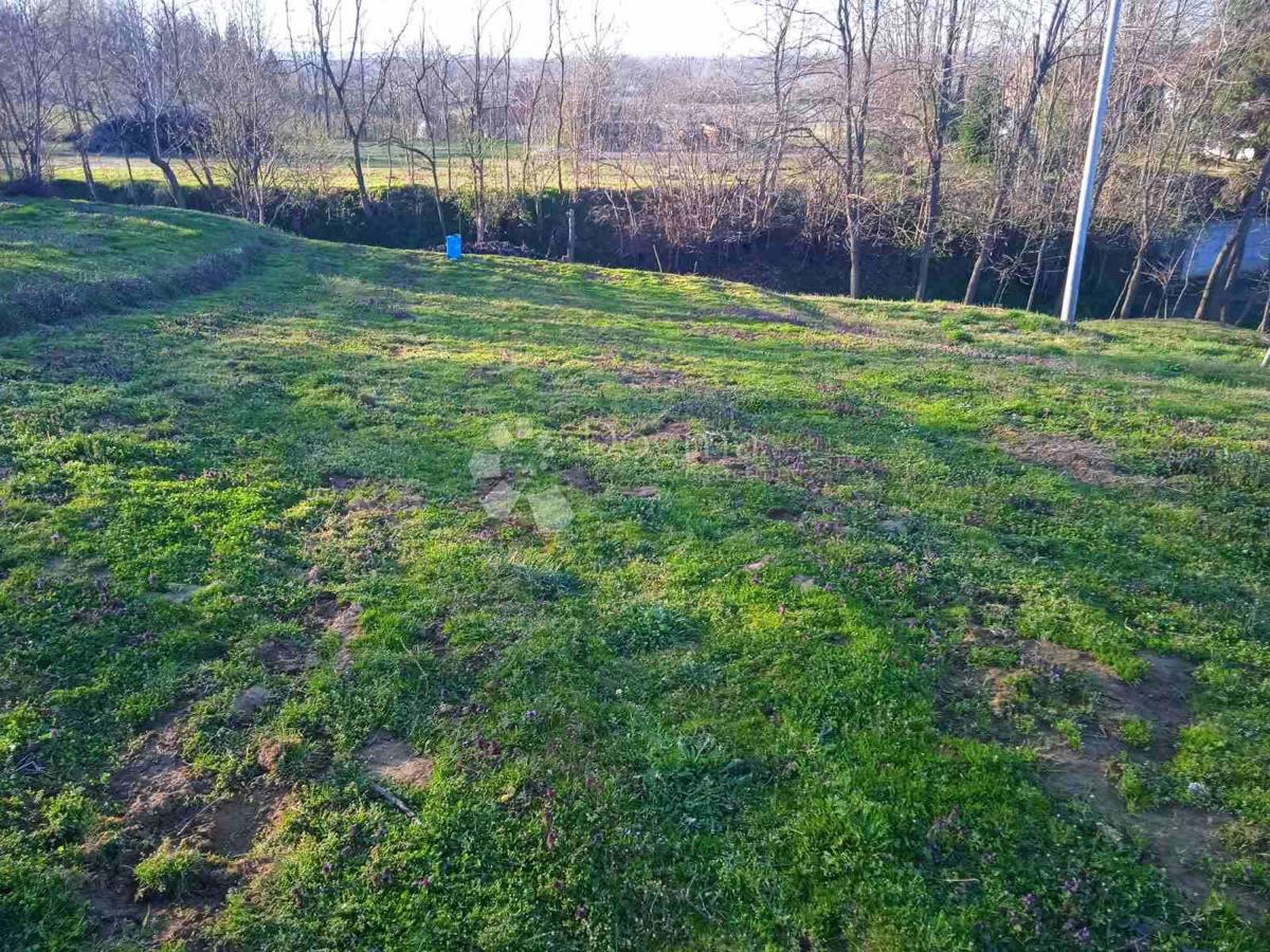 Zazidljivo zemljišče Beretinec, 1.050m2