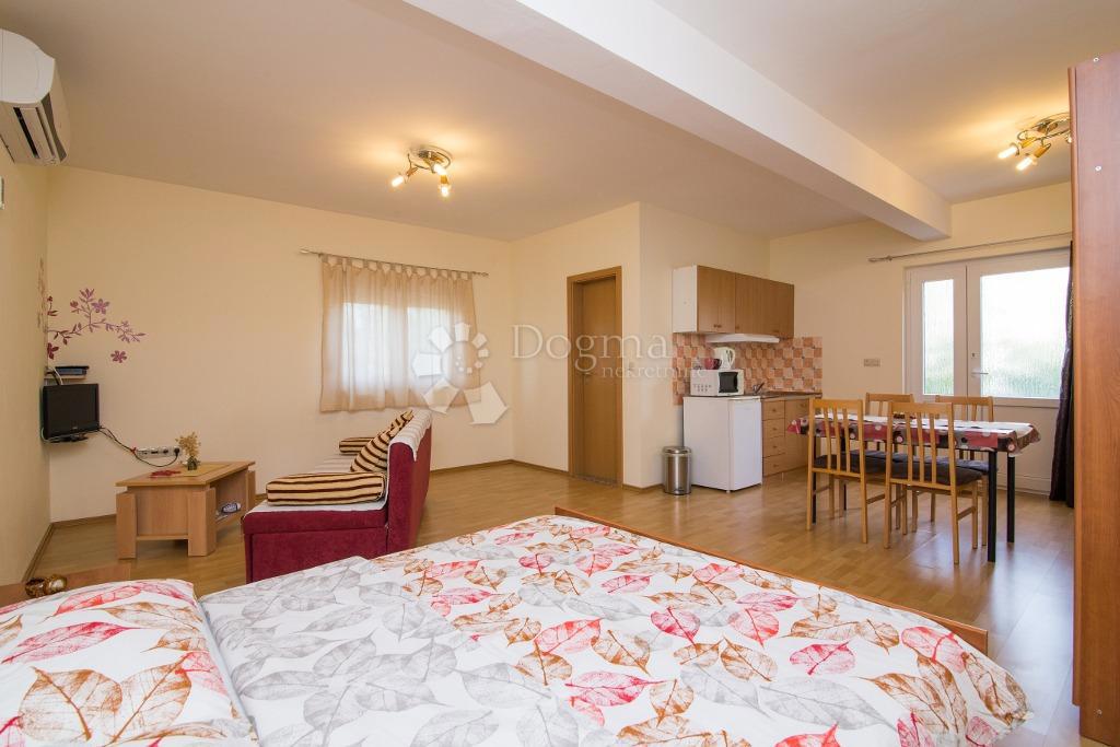 Hiša Biograd na Moru, 263,78m2