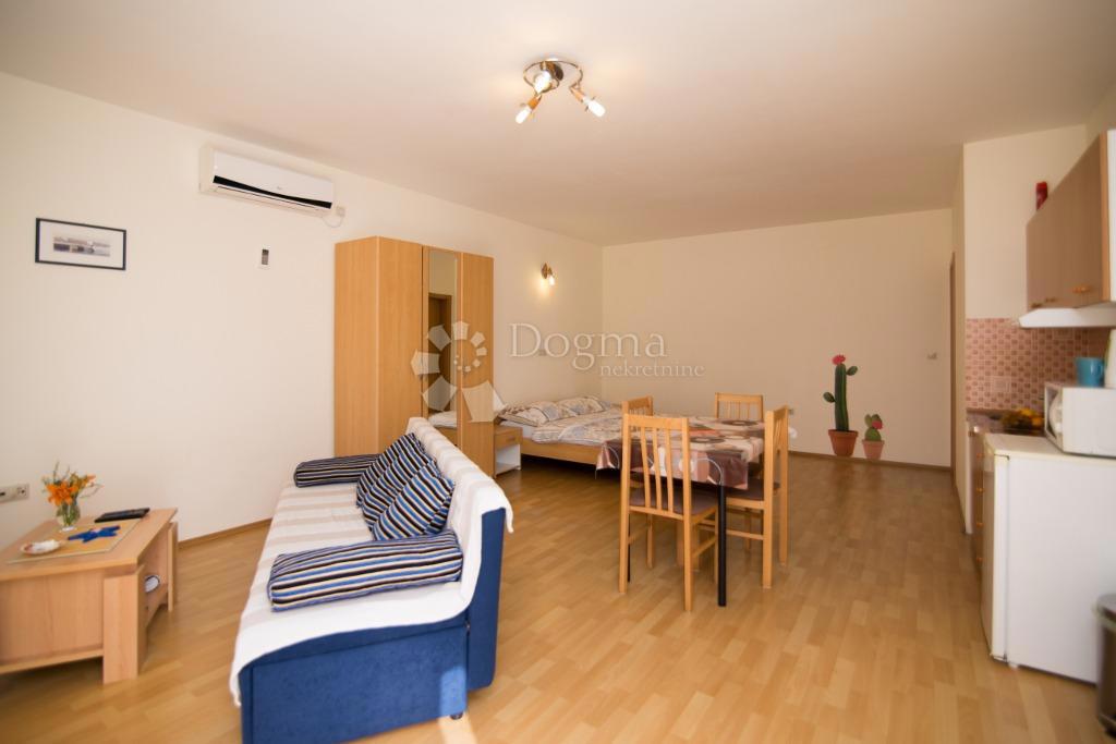 Hiša Biograd na Moru, 263,78m2
