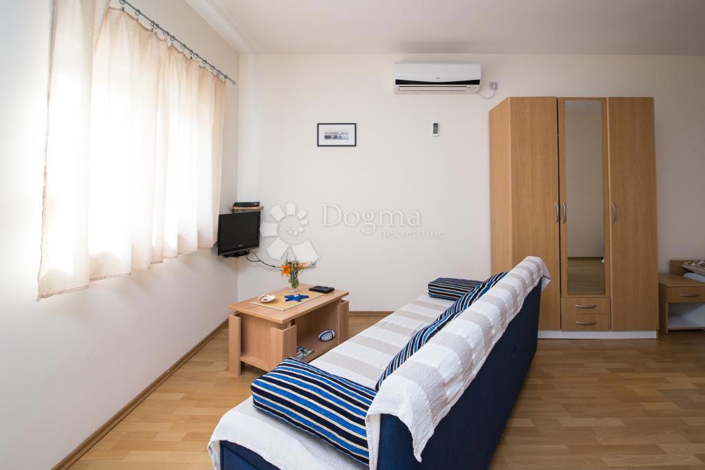 Hiša Biograd na Moru, 263,78m2