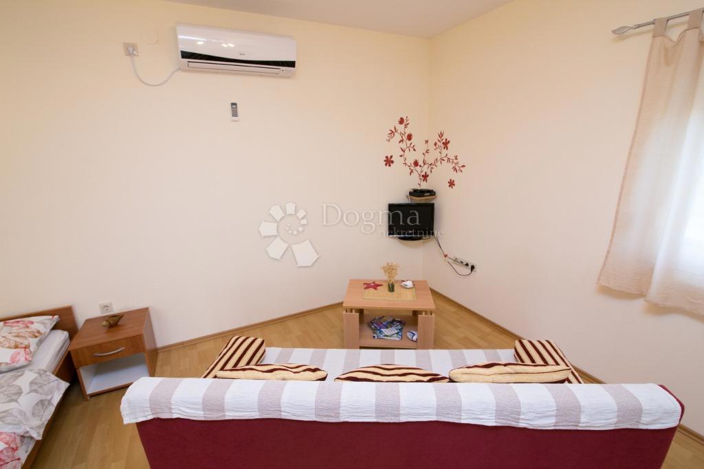 Hiša Biograd na Moru, 263,78m2
