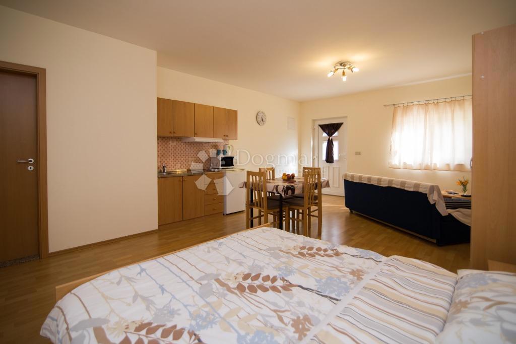 Hiša Biograd na Moru, 263,78m2