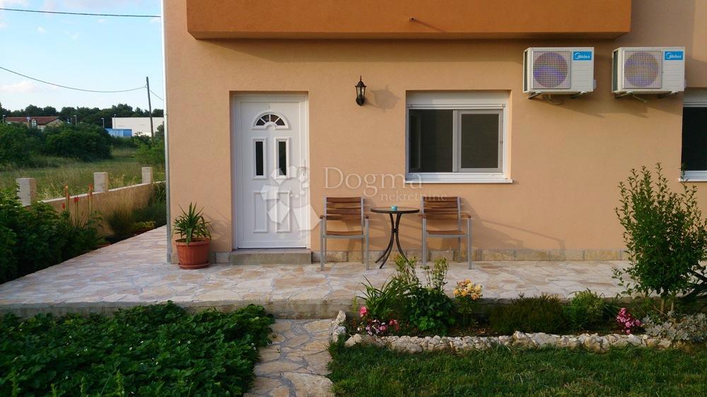 Hiša Biograd na Moru, 263,78m2