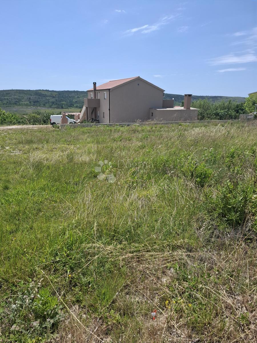 Zazidljivo zemljišče Rtina, Ražanac, 1.100m2