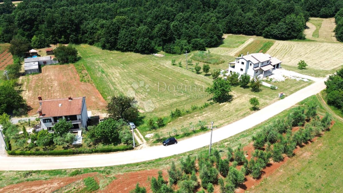 Zazidljivo zemljišče Barban, 797m2