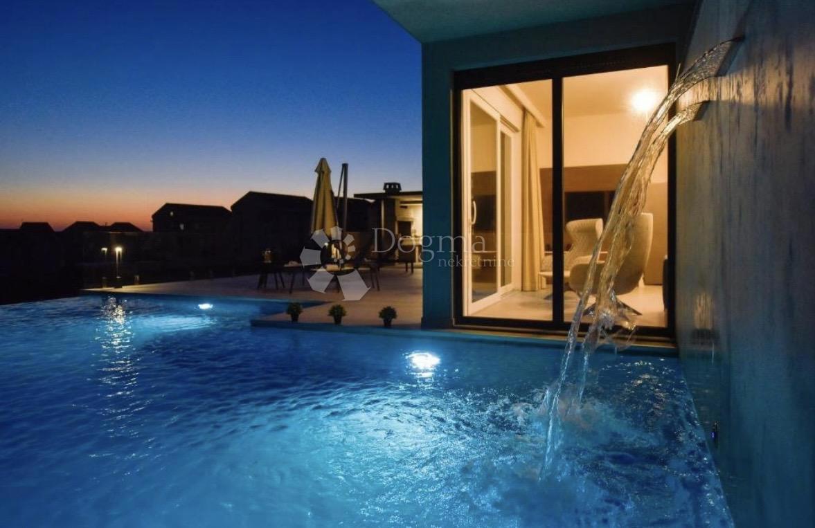 Hiša Novalja, 200m2