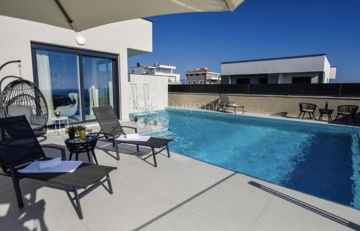 Hiša Novalja, 200m2