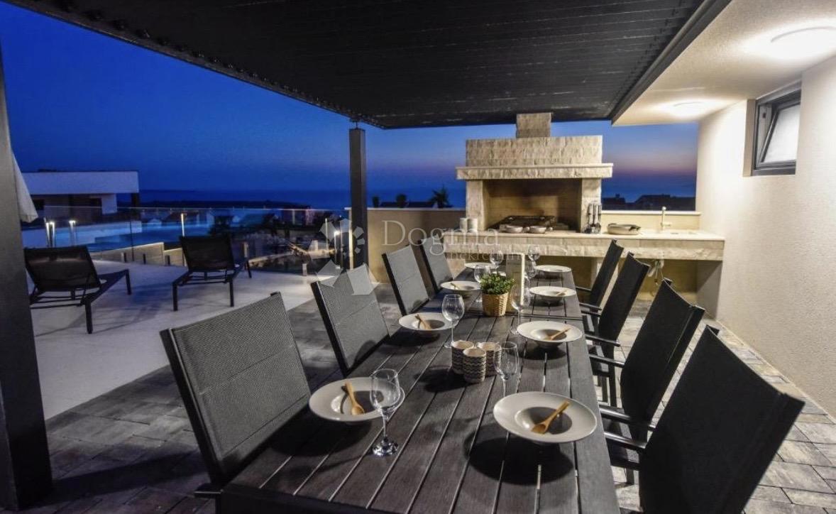 Hiša Novalja, 200m2