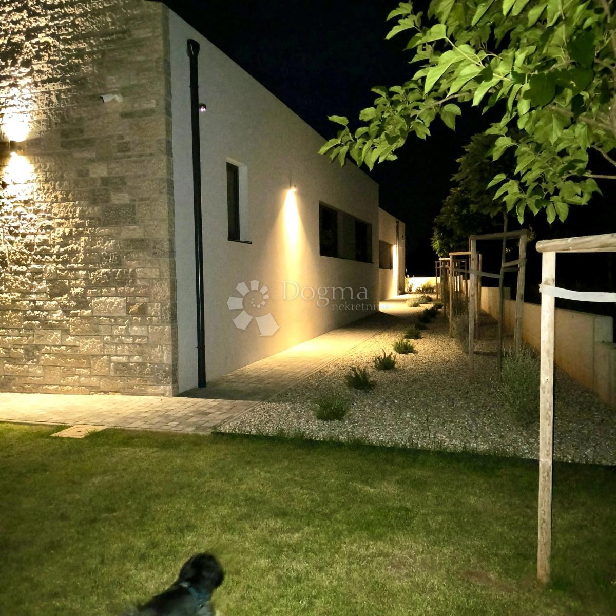 Hiša Rovinj, 291m2