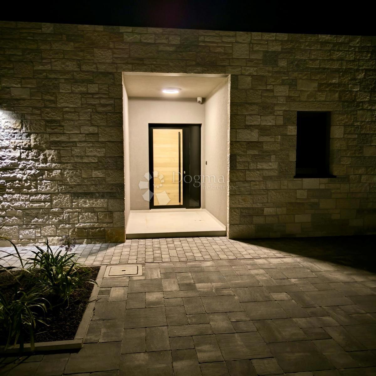 Hiša Rovinj, 291m2