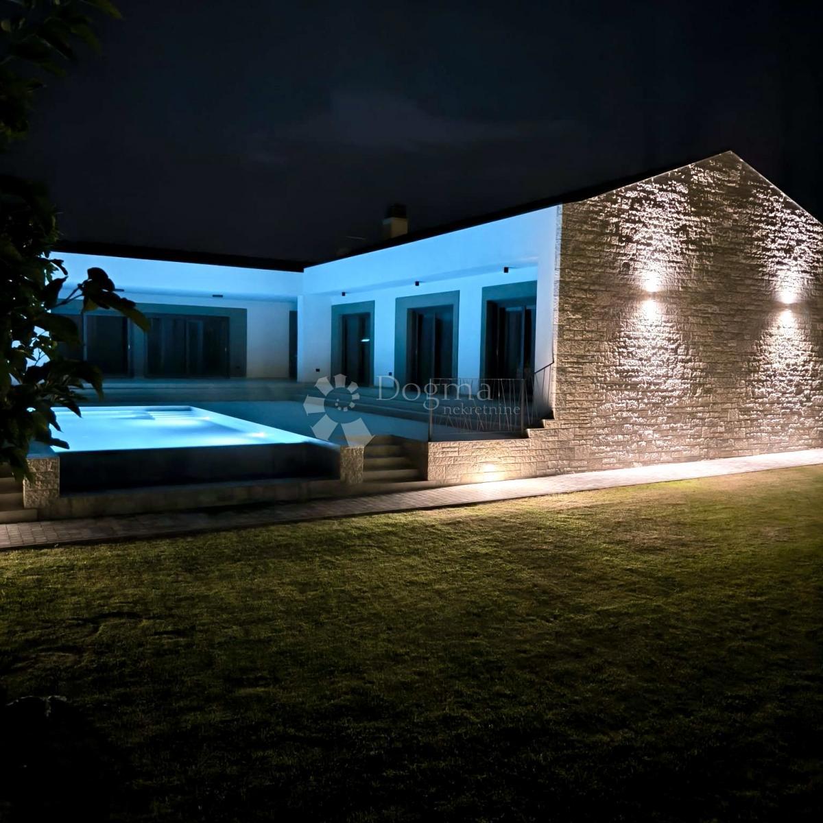 Hiša Rovinj, 291m2