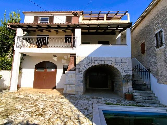 Hiša Perini, Sveti Lovreč, 327,30m2