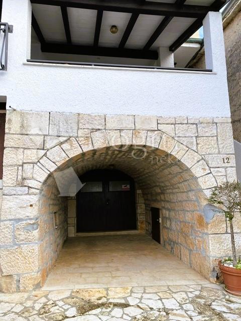 Hiša Perini, Sveti Lovreč, 327,30m2